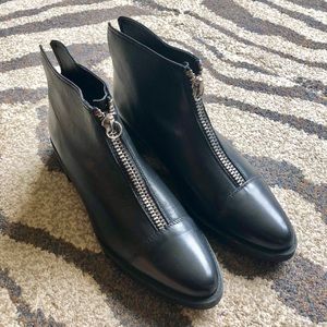 ZARA Black leather ankle bootie- Size 9 (GUC)